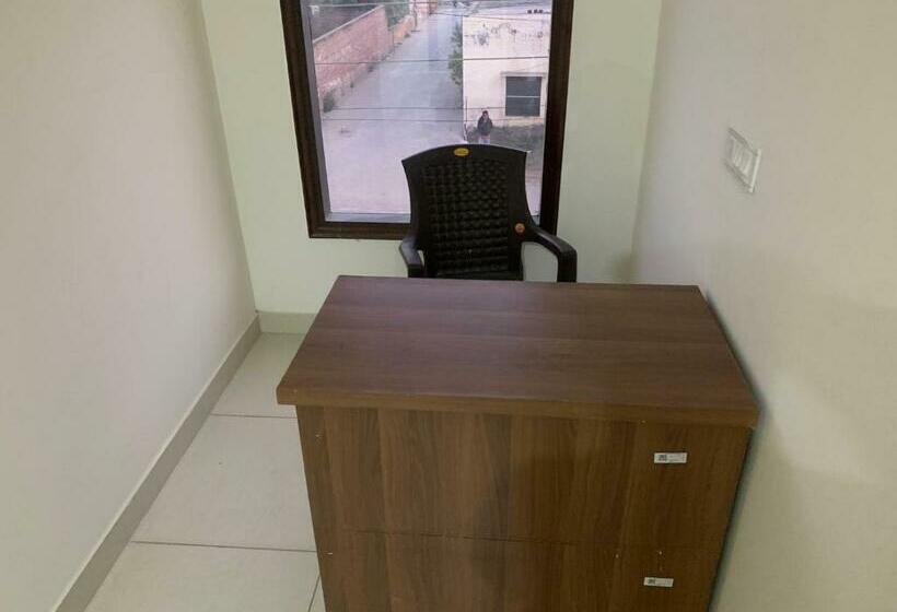 호텔 Pop 80627j  Crowne Plaza