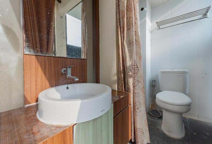 ホテル Reddoorz Syariah Near Alun Alun Pelabuhan Ratu