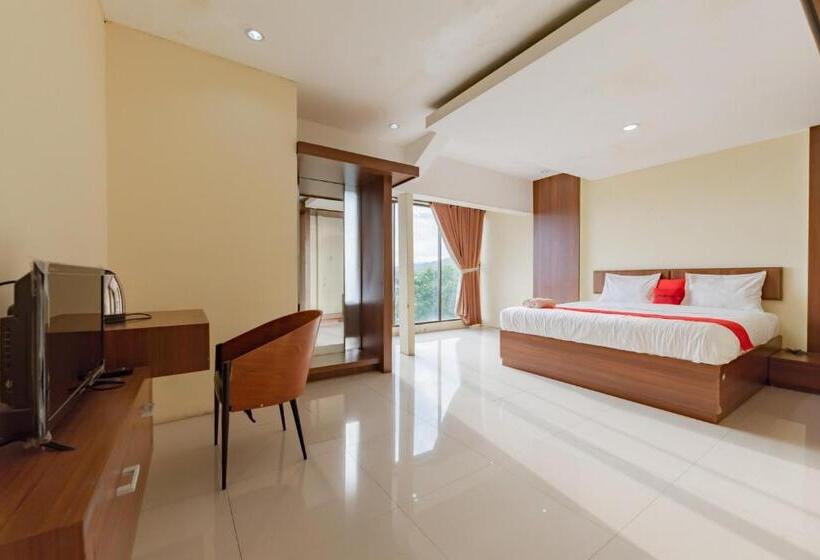 ホテル Reddoorz Syariah Near Alun Alun Pelabuhan Ratu