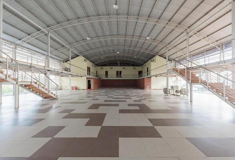 ホテル Reddoorz Syariah Near Alun Alun Pelabuhan Ratu