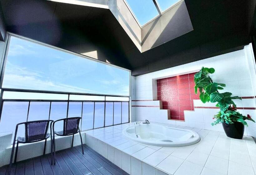 בית מלון כפרי Sky Tower Sweet 4 Beppu, Resort Love