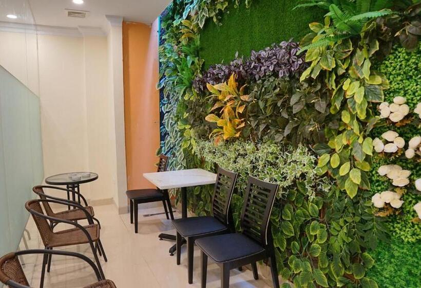 호텔 Solo Grand City