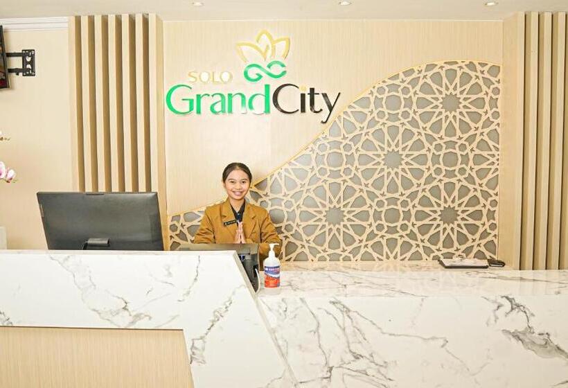 호텔 Solo Grand City