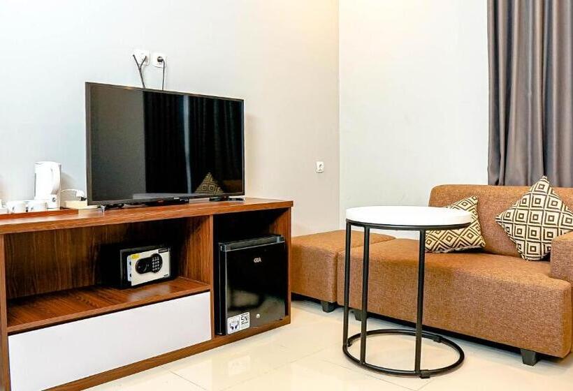 Отель Solo Grand City