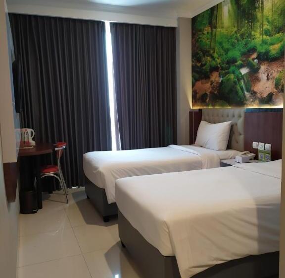 Отель Solo Grand City