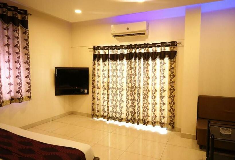 Fabhotel Sparkling Pearl