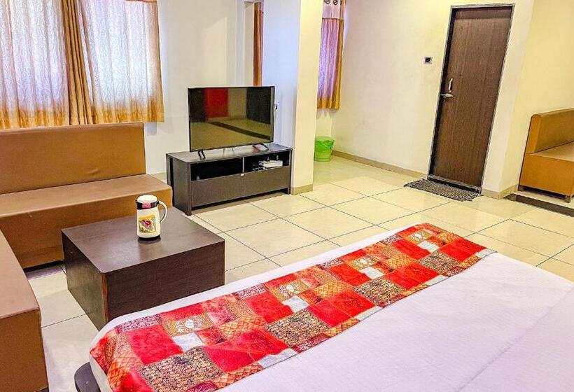 Fabhotel Sparkling Pearl