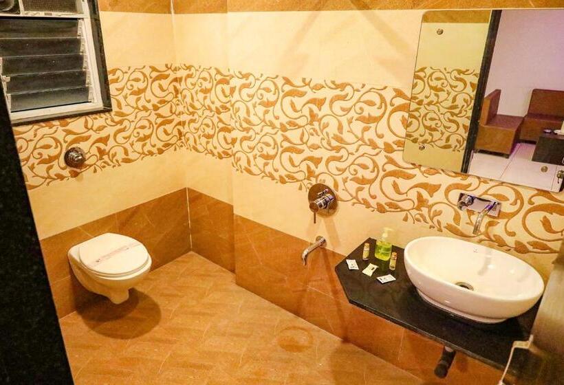 Fabhotel Sparkling Pearl