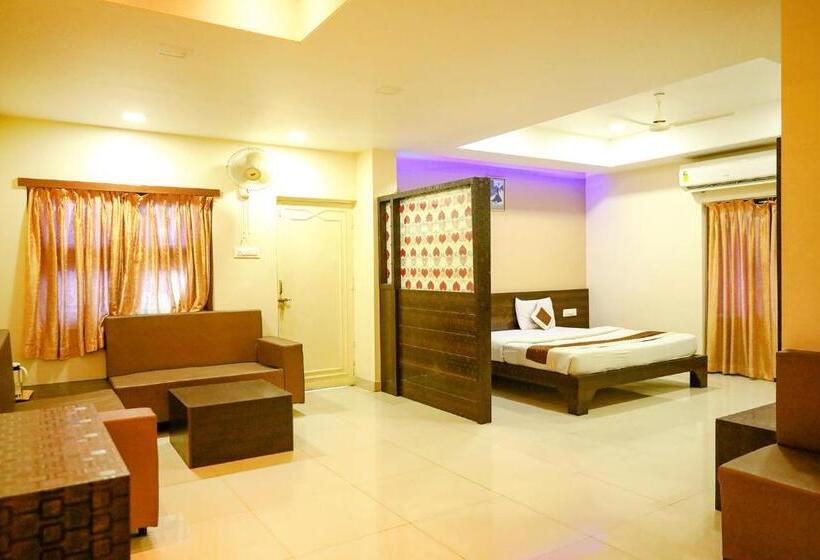 Fabhotel Sparkling Pearl