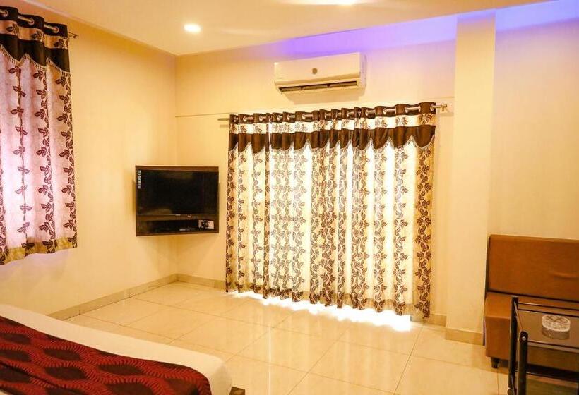 Fabhotel Sparkling Pearl