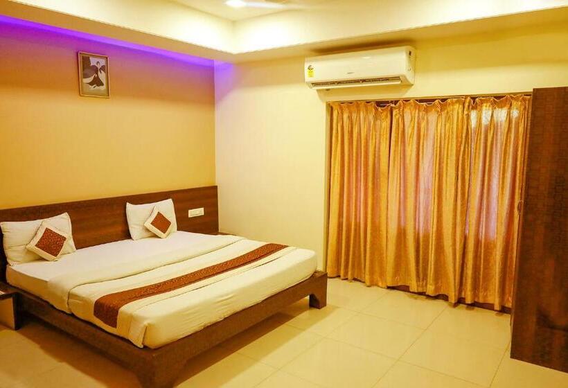 Fabhotel Sparkling Pearl