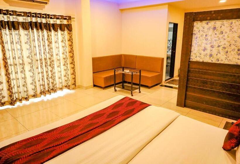 Fabhotel Sparkling Pearl