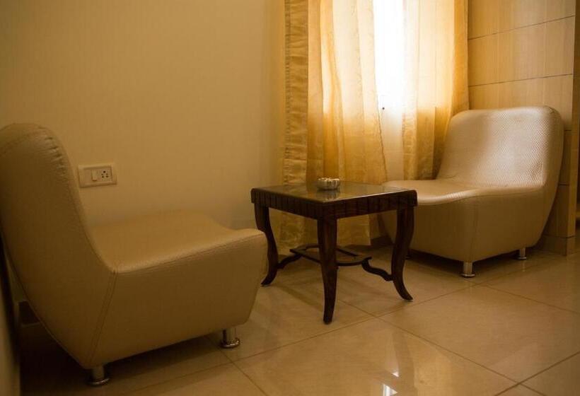 בית מלון כפרי Ss Residency