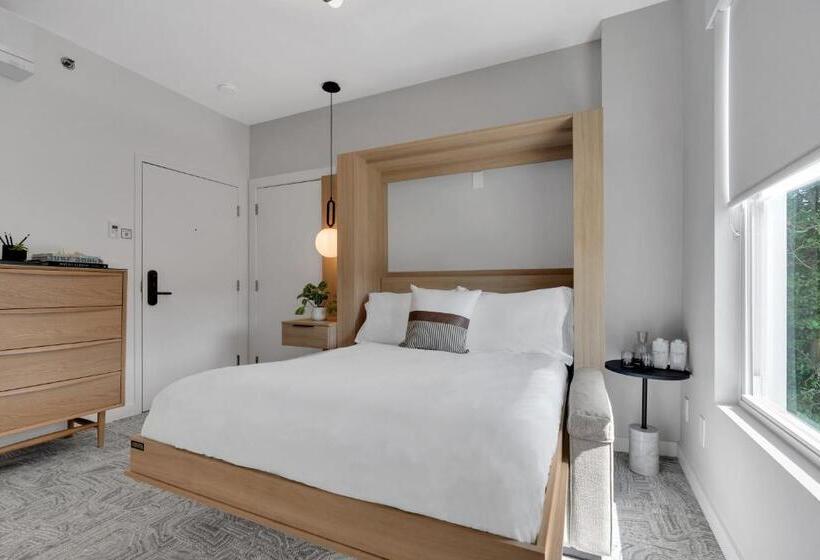 فندق The St Laurent Guest Rooms