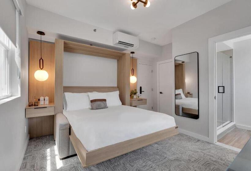 فندق The St Laurent Guest Rooms