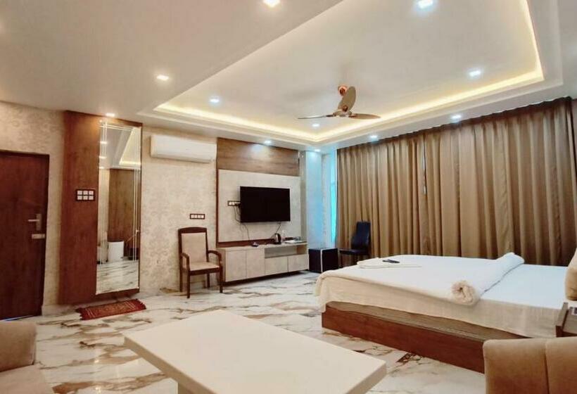 酒店 V Square Airport