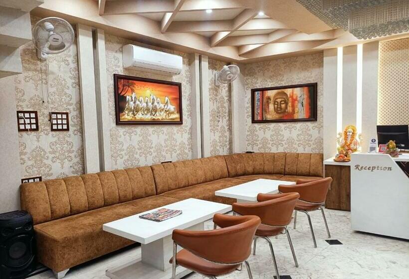 酒店 V Square Airport