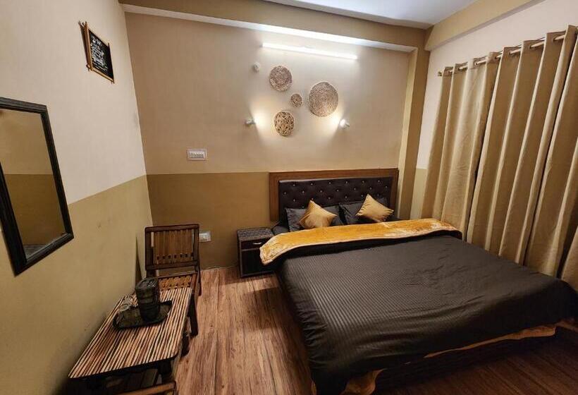 ホテル Woodzo Kasol