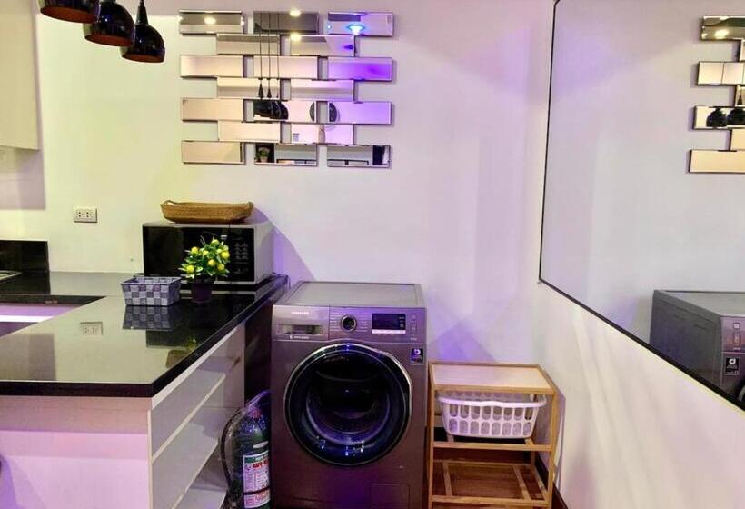 Luxury 1br Unit With Pool At Venice Luxury Residences, Tower Domenico, Mckinley Hill, Taguig City