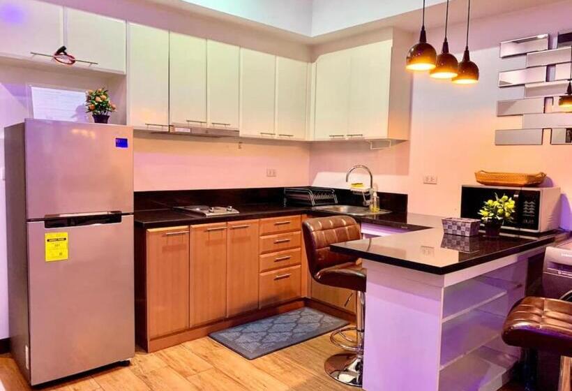 Luxury 1br Unit With Pool At Venice Luxury Residences, Tower Domenico, Mckinley Hill, Taguig City