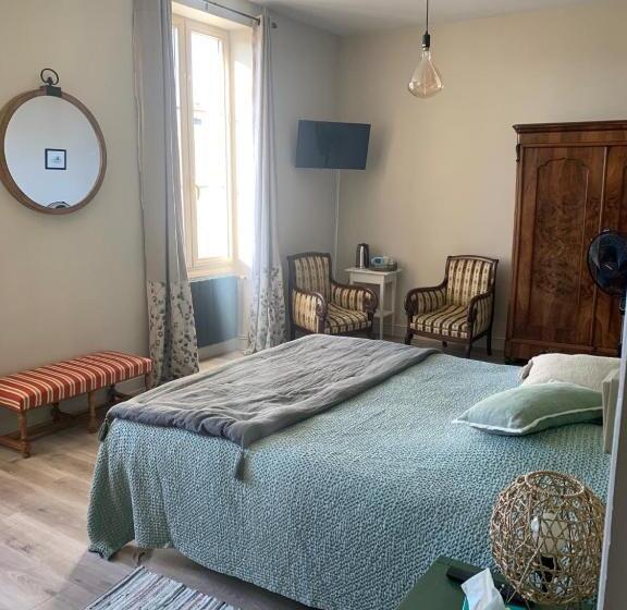 膳宿费 Aux Portes Des Iles