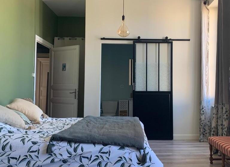 膳宿费 Aux Portes Des Iles