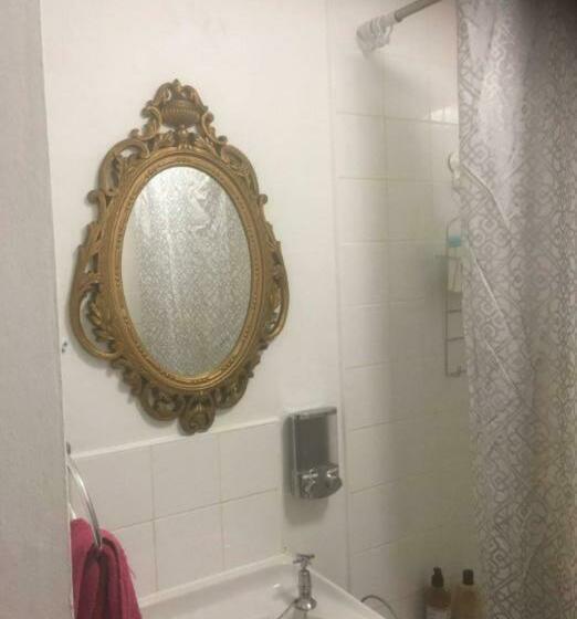 Пансион Central London, Oxford Street Soho Room With Balcony