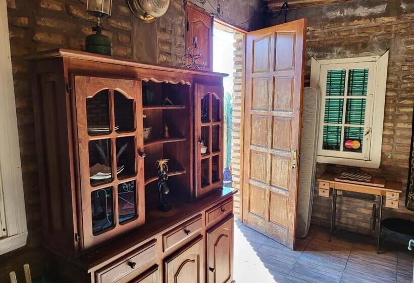 بنسيون Doña Elisa