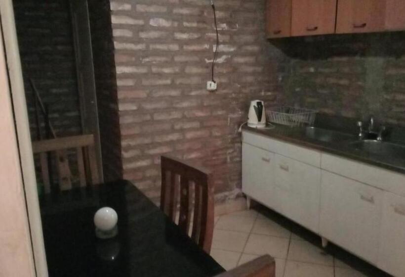 بنسيون Doña Elisa