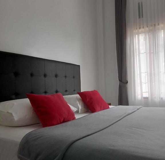 پانسیون Guest House D Valeri