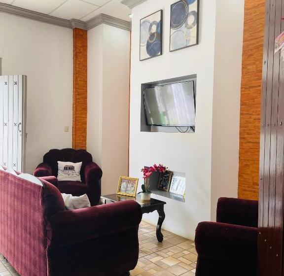 Пансион Hostal Clary