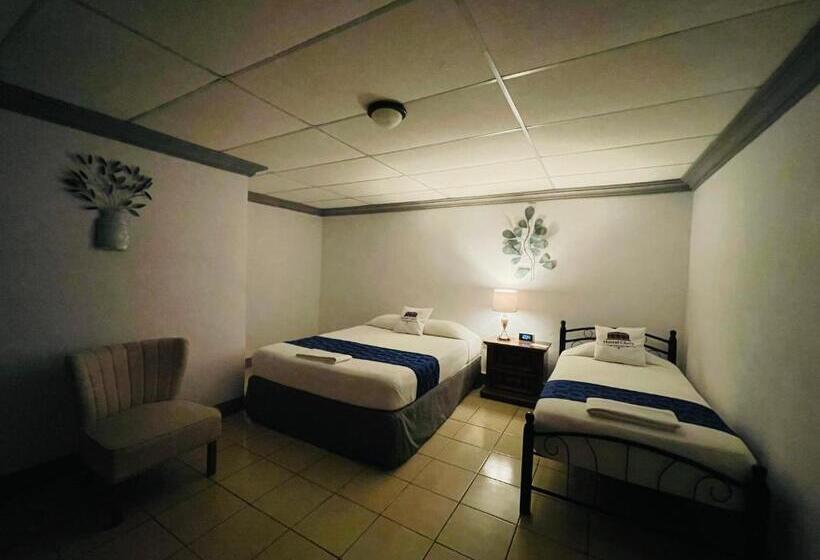 Пансион Hostal Clary