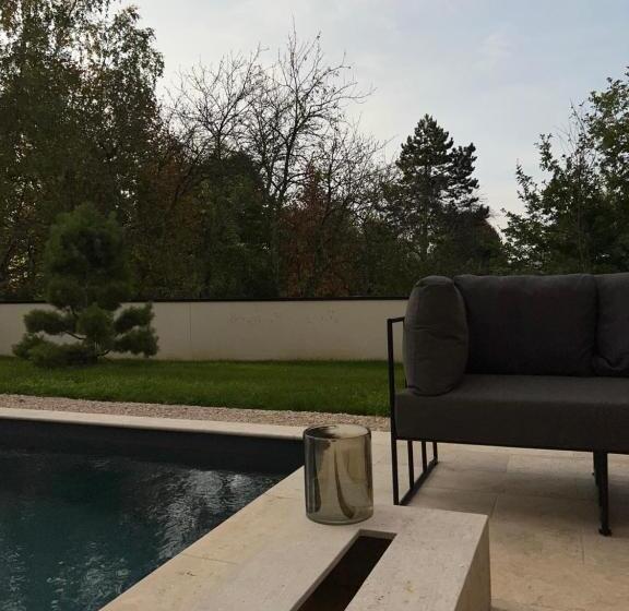 פנסיון Les Trois Cyprès