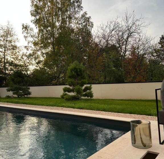 פנסיון Les Trois Cyprès