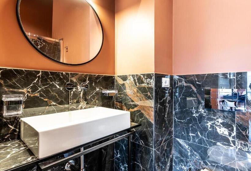 پانسیون The Couper Spiga