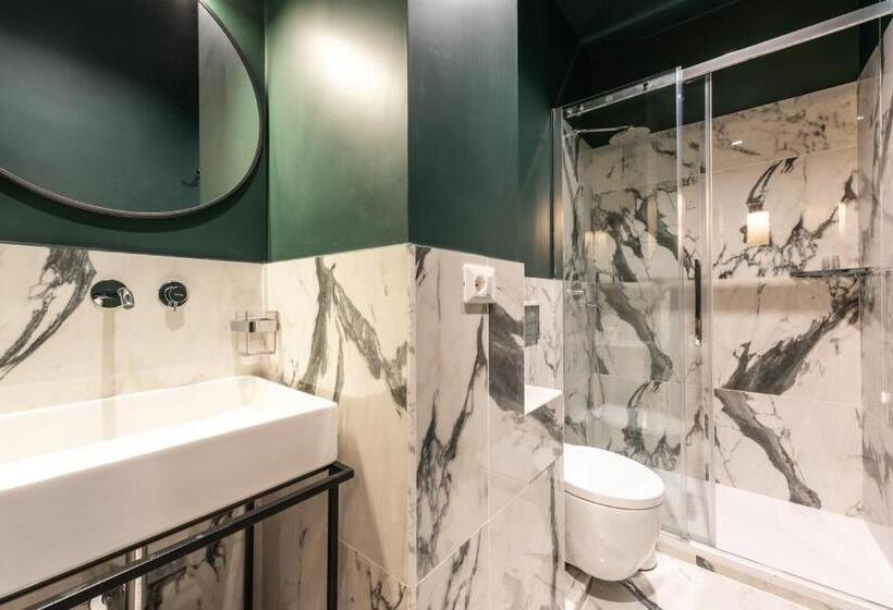 پانسیون The Couper Spiga