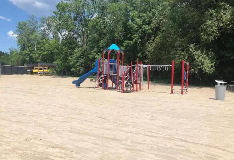 Курорт King & Queen Bed, Pool, Firepit, Fully Stocked