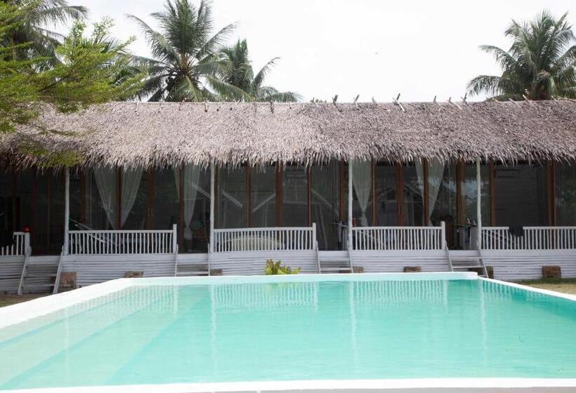 استراحتگاه La Belle Hollow Trees