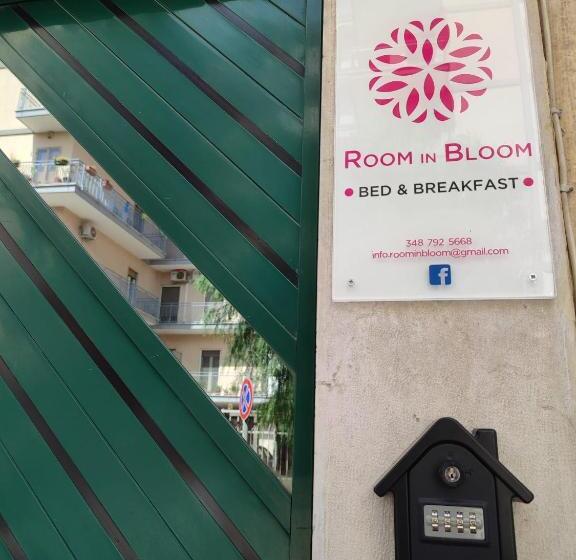 Room In Bloom Bed And Breakfast