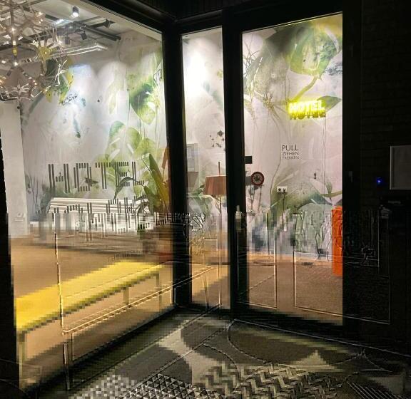 Отель Moloko Just A Room Sleep&shower Digital Key By Sms