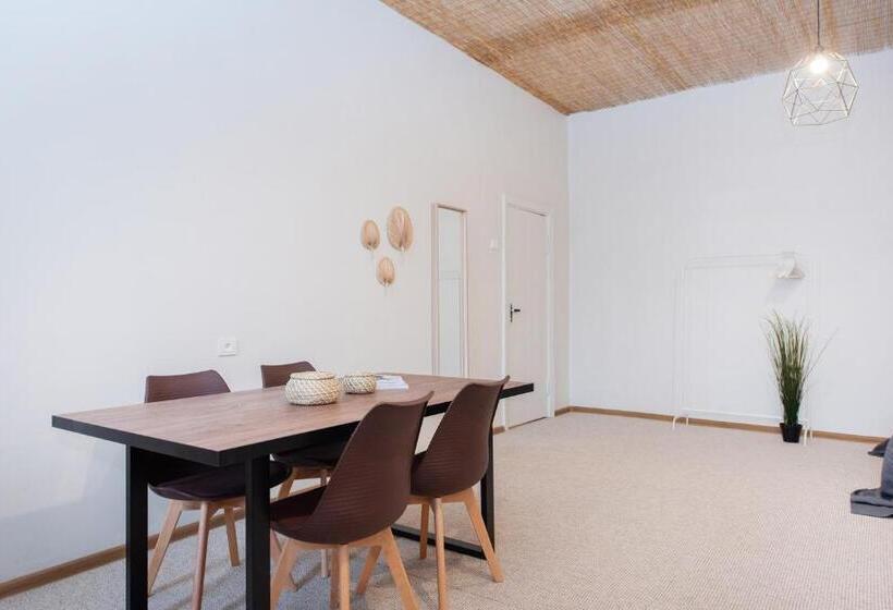 هاستل Bali House Vilnius