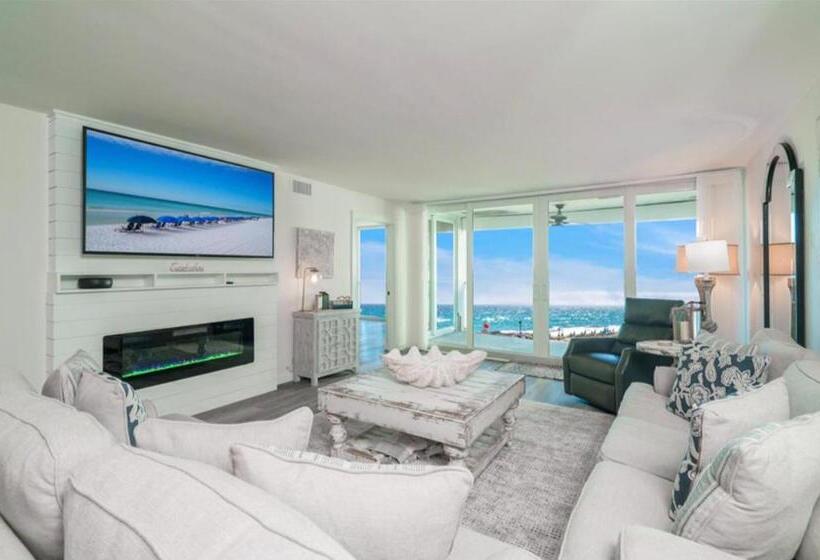 Beach Front Relaxing Get Away On Beautiful Destin Emerald Coast