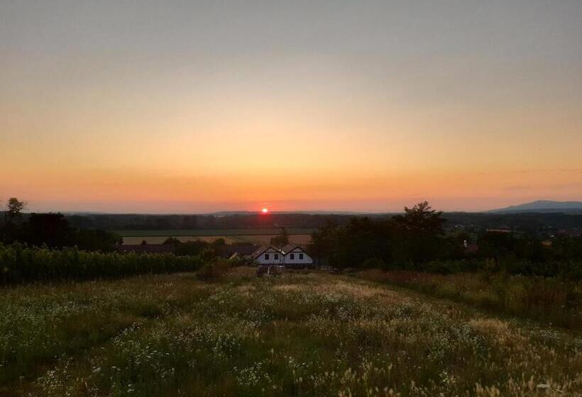 مبيت وإفطار Apartmány Na Sklípku