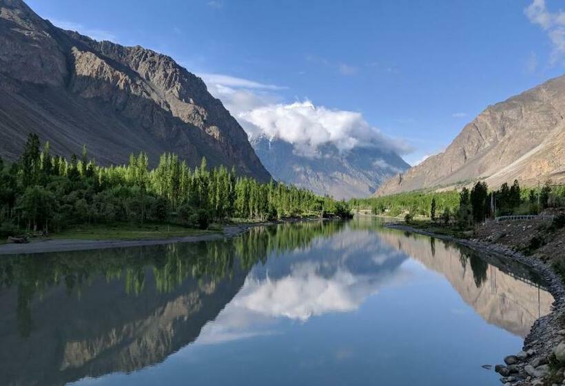 مبيت وإفطار Ashuna Hotel & Resort