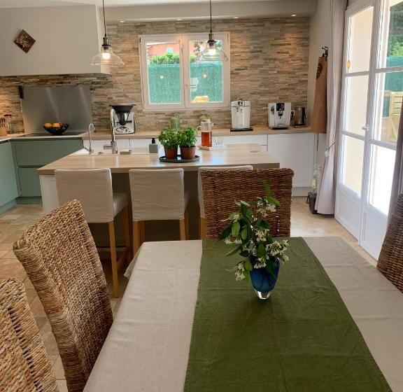 مبيت وإفطار La Bastide Val De Siagne