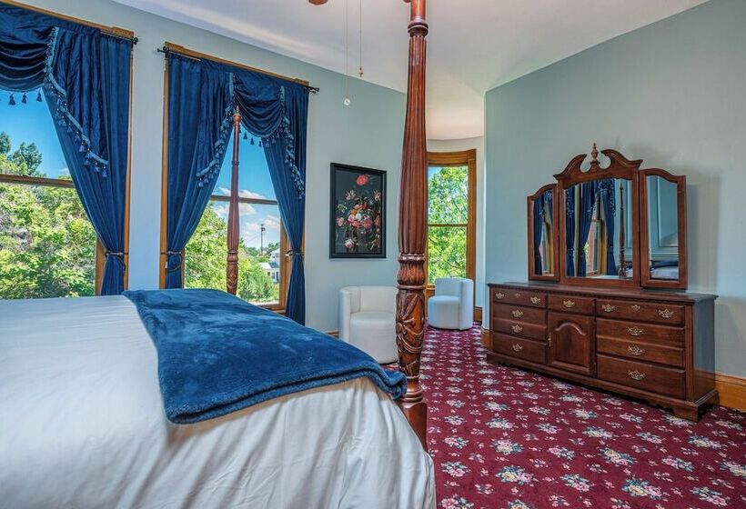 تختخواب و صبحانه Orman Mansion   Pueblo S Most Luxurious Stay!