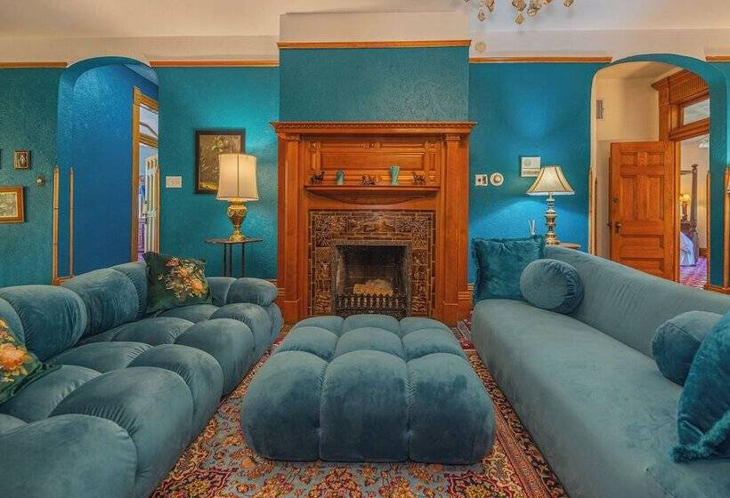 تختخواب و صبحانه Orman Mansion   Pueblo S Most Luxurious Stay!