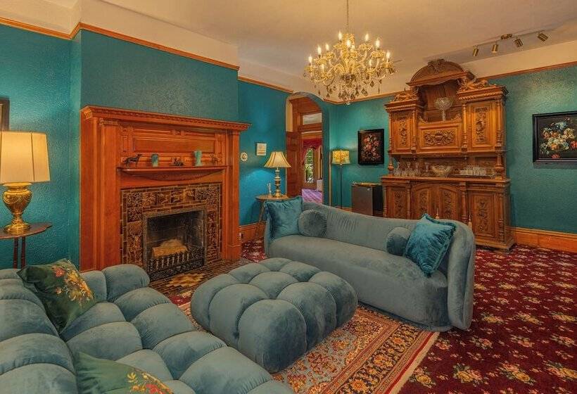 تختخواب و صبحانه Orman Mansion   Pueblo S Most Luxurious Stay!