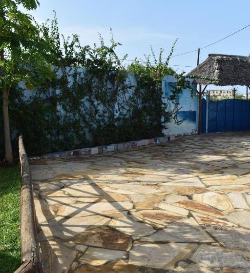 Bed and Breakfast Pineapple House