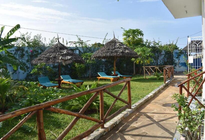 Bed and Breakfast Pineapple House